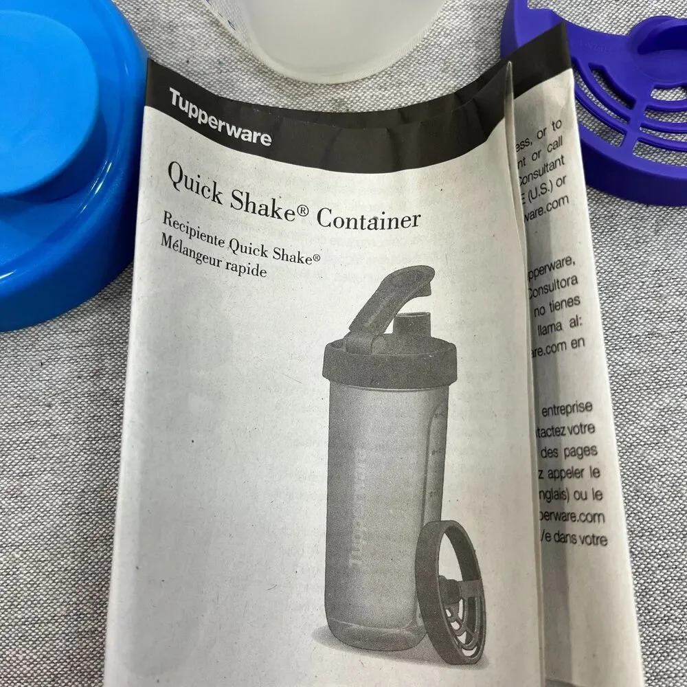Tupperware 20 oz Quick Shake with Flip Top Lid and Insert Blue NEW